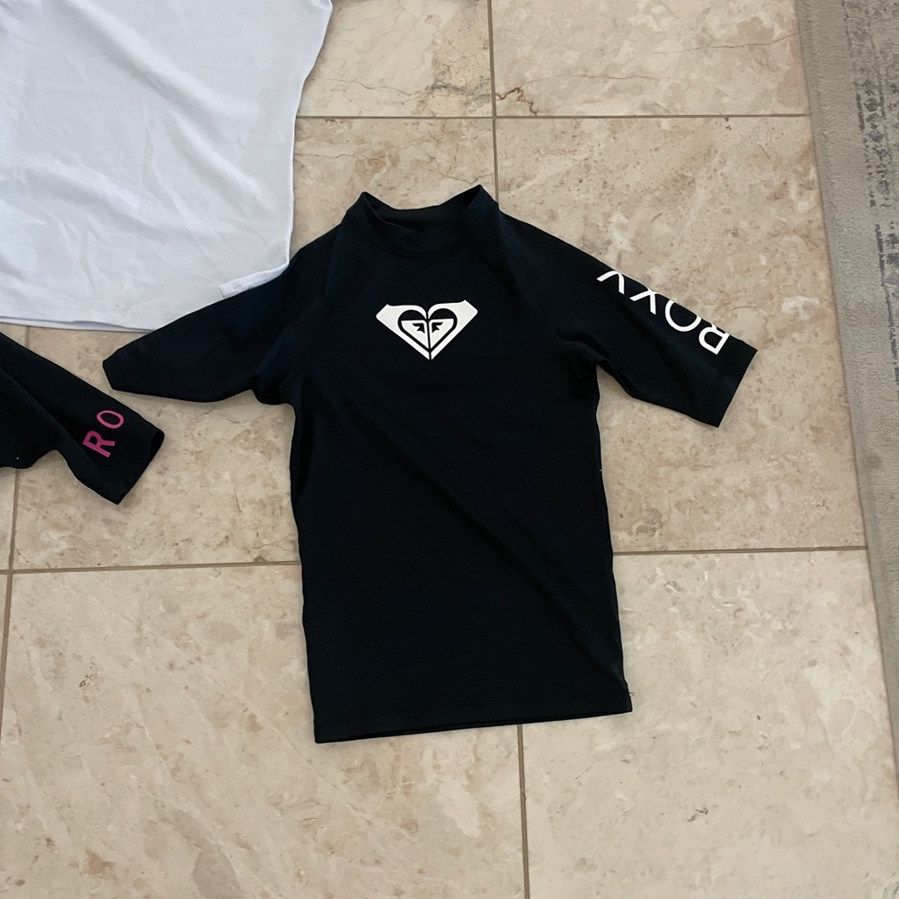 ROXY Rashguard Bundle - Picture 4 of 5